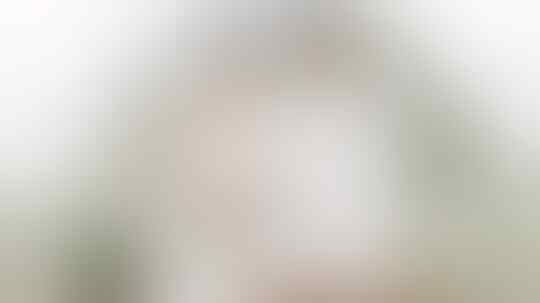 Pamer Punggung Mulus di Sosmed, Mikha Tambayong Malah Kena Body Shaming!