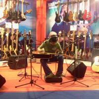 kalau-main-gitarnya-ga-dipeluk-jadinya-gini-gan