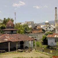 quot-mirisquot-kesenjangan-bentuk-masjid-dikampung-anemudahan2-ditempat-agan-g