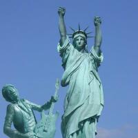 sotosop-patung-liberty-yang-bikin-ngakak