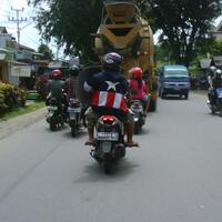 ane-ke-kantor-di-kawal-captain-america-gan