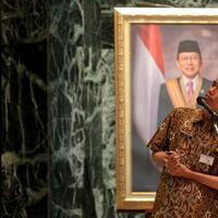 kisah-jokowi-hormat-selama-4-menit-saat-upacara