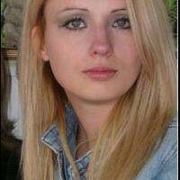 foto-valeria-lukyanova-si-gadis-barbie-hidup-berpose-pertama-kalinya-utk-v-magazine