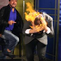 presenter-tv-gendeng-mosok-wajah-pesulap-dibakar-dipikir-debus-kali