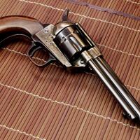 proses-pembuatan-pistol-revolver