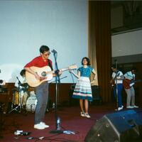 white-shoes--the-couples-company--tuan--nona-mari-berkumpul