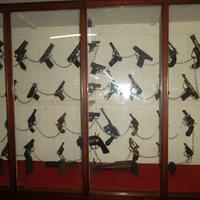 pics-only-senapan-dan-pistol-yang-digunakan-tni-polri