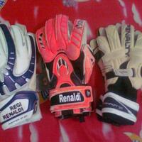 glovers-gloves-lovers---from-gloves-to-brothers
