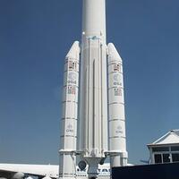 10-roket-antariksa-terbesar-yang-pernah-dibuat-manusia