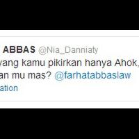 nia-daniati-minta-maaf-atas-perilaku-farhat-abbas