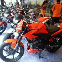 cb-150-r-vs-new-vixion-150-bahas-semuanya-disini