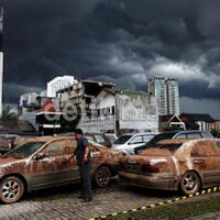 foto2-mobil-yang-terendam-di-plaza-uob-setelah-diangkat-dari-basement-gan