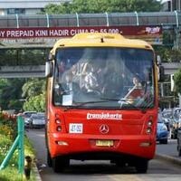 ane-nge-gep-penjahat-kelamn-di-busway-quotkesempatan-dalam-kesempitanquot