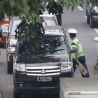 orang-ini-berani-banget-sama-pak-polisi