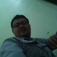 kontes-self-photo-from-below