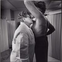 10-pekerjaan-paling-aneh-di-dunia