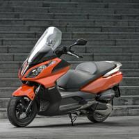 hanya-untuk-cowok-jujur-apakah-agan-malu-mengendarai-motor-matik