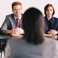 hal-hal-yang-jangan-dilakukan-saat-interview-kerja-hrd-psikolog-user-top-direksi