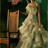 jennifer-lawrence-pakai-gaun-desainer-indonesia-di-film-sekuel-the-hunger-games