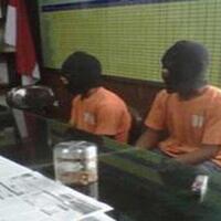 sadis-priya-puspita-dirudapaksa-dirampok-dan-dibakar