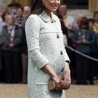 cantiknya-kate-middleton-gan-waktu-buncit