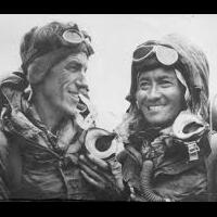 sang-penakluk-sejati-everest