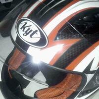 caci-maki-konsumen-bengkel-helm