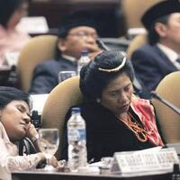 himbauan-jangan-menghujat-wakil-rakyat-di-dpr