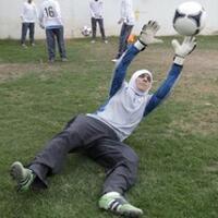 arab-saudi-izinkan-remaja-putri-main-sepak-bola