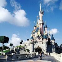 wuih-pangeran-saudi-habiskan-rp-193-miliar-di-disneyland-paris