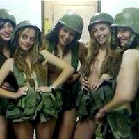 pose-setengah-tanpa-busana-tentara-wanita-israel-dasar-yahudi