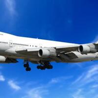 ancaman-denda-rp-200-juta-bagi-yang-menyalakan-hp-di-pesawat