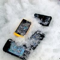 share-ponselnya-temen-temen-yang-biasa-dipake-ber-adventure-donk