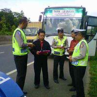 cegah-kecelakaan-operasi-tertib-truk-dan-bus-digelar-di-tol-cipularang