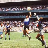 gol-tangan-tuhan-maradona-22-juni-1986