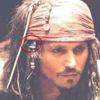 ada-yang-aneh-dengan-gambar-jack-sparrow-ini