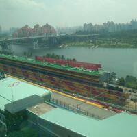 stadion-sepakbola-unik-terapung-dan-terbesar-di-dunia