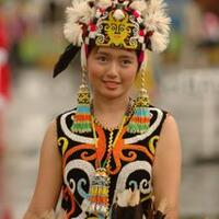 pesona-kecantikan-para-dayak-yang-rupawan