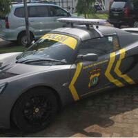 kapolda-metro-kepincut-mobil-patwal-lamborghini-dan-lotus
