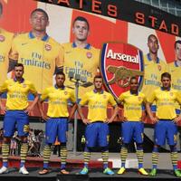resmi-jersey-away-arsenal-2013---2014-the-gunners-masuk