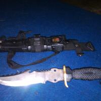 tempat-pamerin-semua-koleksi-pisau-lo-semua