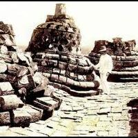sejarah-lengkap-dan-foto-foto-borobudur-pertama-kali-ditemukan