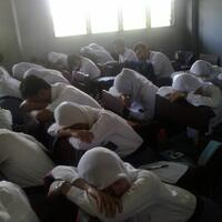 hot-siswa-siswi-di-cina-di-wajibkan-tidur-bareng