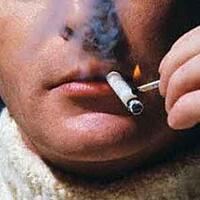 10-pesepakbola-hobi-yang-merokok