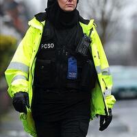 jayne-mualaf-yang-ikut-merancang-peraturan-jilbab-untuk-polisi-inggris