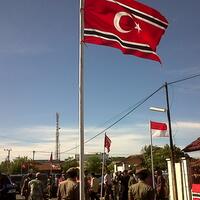 polisi-bujuk-pengibar-bendera-mirip-logo-gam-di-aceh