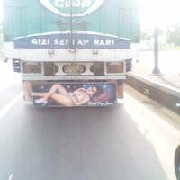 kalimat-kalimat-mutiara-kocak-pada-truk-trailer-angkot-pelampiasan-para-supir