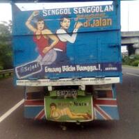 kalimat-kalimat-mutiara-kocak-pada-truk-trailer-angkot-pelampiasan-para-supir