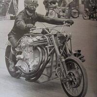 parah-polisi-menodong-rider-moge-dengan-senjata-laras-panjang-saat-razia