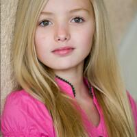 peyton-list-selena-gomez-lewat